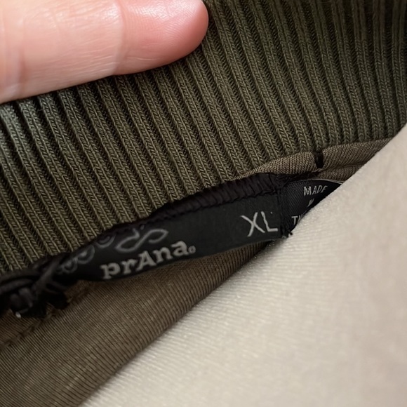 NWT Prana Camo Bomber Jacket Polar Escape - Picture 3 of 7